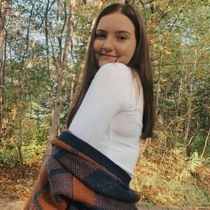 Meet your Posher, Emma